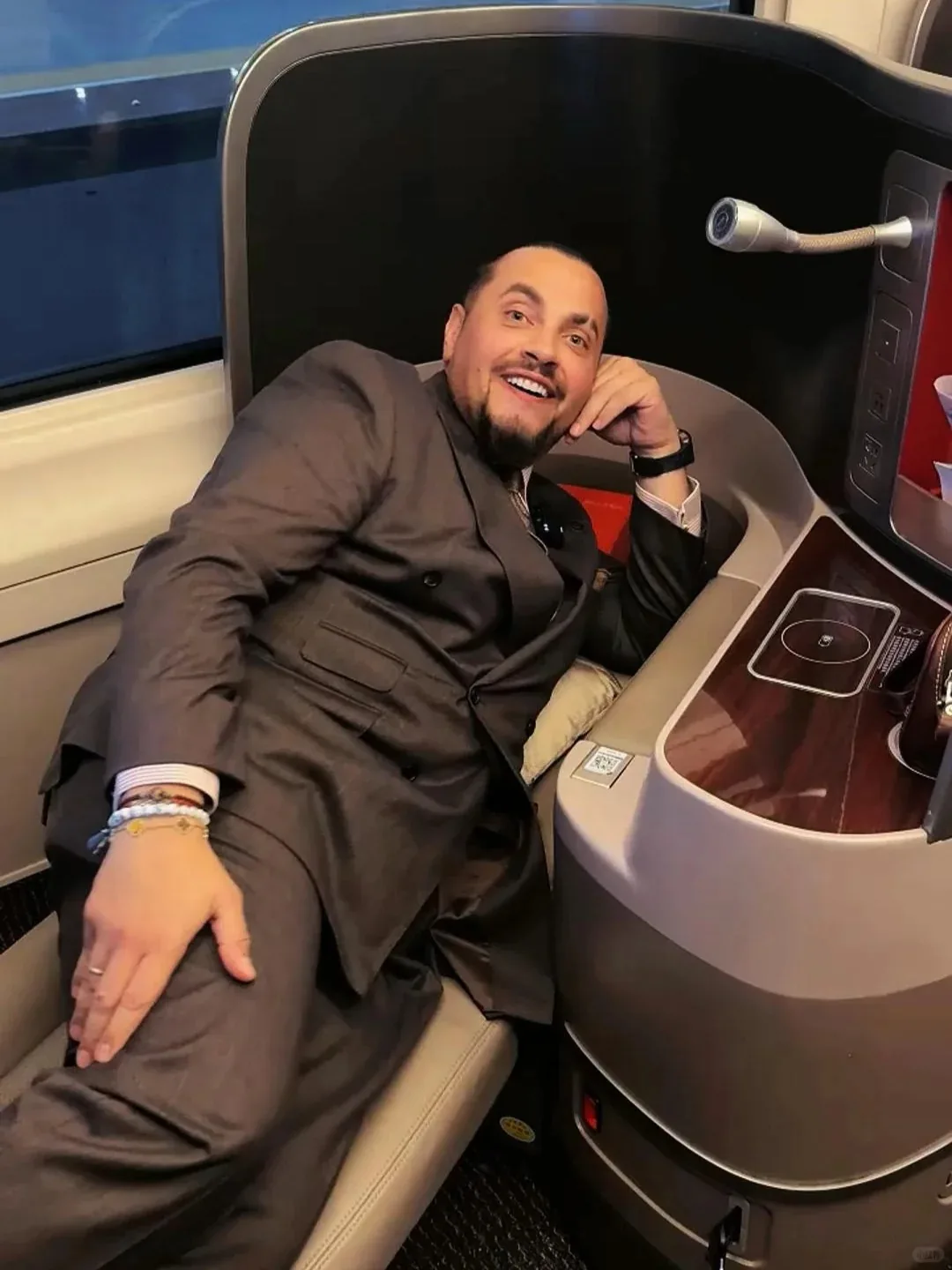Avoid These China High-Speed Rail Mistakes: Booking, ID & Timing Tips reference image 4